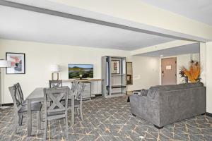 Area soggiorno di Holiday Inn - Piscataway - Somerset by IHG
