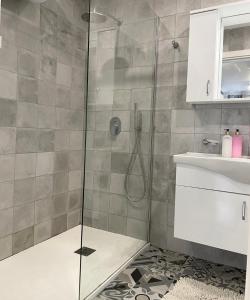 Koupelna v ubytování Stylish 1 bedroom apartment in central Msida C11A