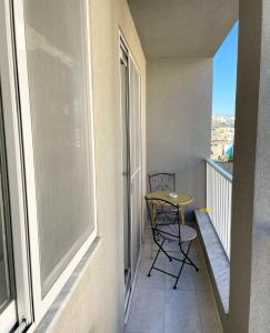 Balkón nebo terasa v ubytování Modern Designed & Spacious studio in central Msida C11B