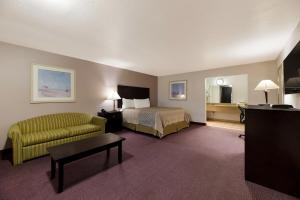 TV a/nebo společenská místnost v ubytování Americas Best Value Inn Alpine