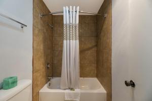 Koupelna v ubytování Americas Best Value Inn Alpine