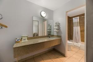 Koupelna v ubytování Americas Best Value Inn Alpine