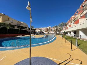 Basen w obiekcie Apartment near beach with pools in Spain lub w pobliżu