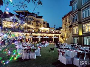 Restaurace v ubytování Shambaling Boutique Hotel