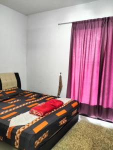 Giường trong phòng chung tại URBAN 360