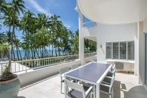 棕櫚灣的住宿－Belle Escapes Oceanview Suite 48 with Private Pool Alamanda Resort Palm Cove，相簿中的一張相片