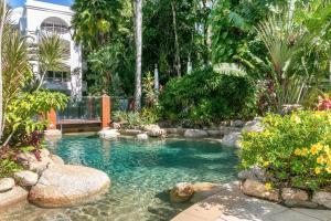 棕櫚灣的住宿－Belle Escapes Oceanview Suite 48 with Private Pool Alamanda Resort Palm Cove，相簿中的一張相片