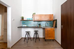 Kuchyňa alebo kuchynka v ubytovaní Free Parking Chain Bridge Home 4ppl, 2bdrm, Wifi, Smart TV, AC