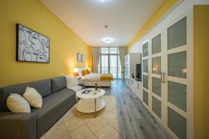 Gallery image of Sunny Palm Views studio in Dubai