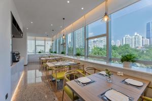 Телевизия и/или развлекателен център в CM Serviced Apartment Shenzhen Dongmen
