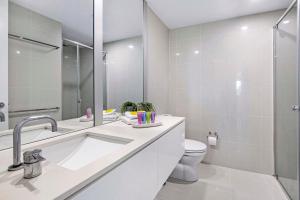 Koupelna v ubytování Q Tower at Surfers Paradise - Self Contained & Privately Managed - Wow Stay