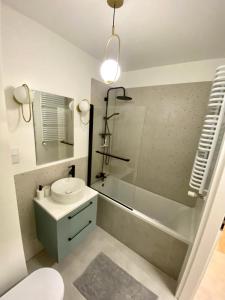 A bathroom at Apartament Nadwiślański