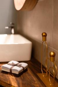 A bathroom at BrandNewChainBridgeHome for 2-FastWiFi/AC/SmartTV