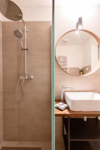 A bathroom at BrandNewChainBridgeHome for 2-FastWiFi/AC/SmartTV