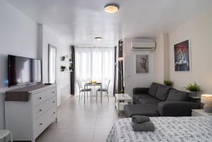 TV a/nebo společenská místnost v ubytování Benalmadena Sunny Days