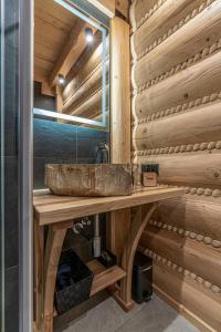 Fotografia z galérie ubytovania Apartamenty w Lipowskiej Chacie - jacuzzi i sauna v destinácii Ustroň