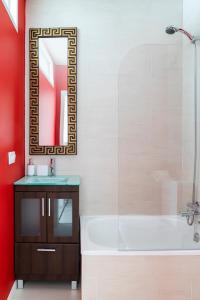 Kúpeľňa v ubytovaní Buen viaje home, con patio privado + 12 fotografií