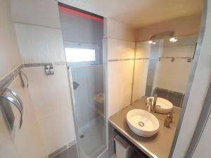 Kúpeľňa v ubytovaní Appartement Village Naturiste Dunes