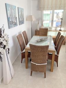 Część wypoczynkowa w obiekcie Firstline apartment RUBINO Arenal-Bol Calpe