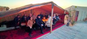 Hosté ubytování Azalay Luxury Camp Merzouga
