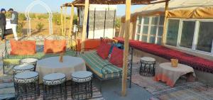 Restaurace v ubytování Azalay Luxury Camp Merzouga