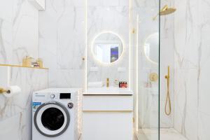 Kúpeľňa v ubytovaní Plac Unii Apartment Gdynia Śródmieście by Renters Prestige + 34 fotografií