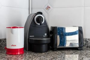 Coffee and tea making facilities at ApartUP Patacona Orchard Views