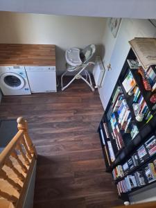 Knihovna v apartmánu