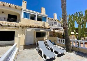 Kép DUPLEX NOSY BE vue sur mer avec solarium et jacuzzi szállásáról Orihuelában a galériában