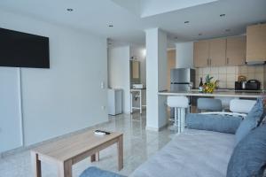 Köök või kööginurk majutusasutuses BUTTERFLY SUITES by STELIOS