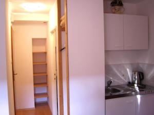 Een keuken of kitchenette bij Dobra Apartments