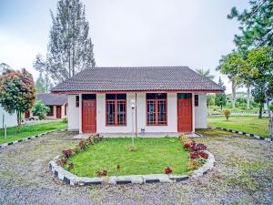 Φωτογραφία από το άλμπουμ του Capital O 92214 Beristera Hotel σε Hutamanik