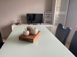 Telewizja i/lub zestaw kina domowego w obiekcie Gästehaus Auer Fritzi