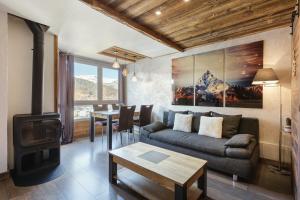 Posedenie v ubytovaní Le Nid d'Aigle - Modern Apartment Next to Ski lift Prarion - By Cozee Rentals