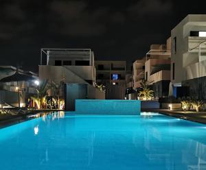 Basen w obiekcie Turquesa del Mar - Max Beach Golf - Large Sunny Terrace Apartment lub w pobliżu