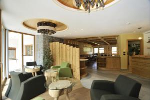 Posezení v ubytování Hotel Chalet Dlaces