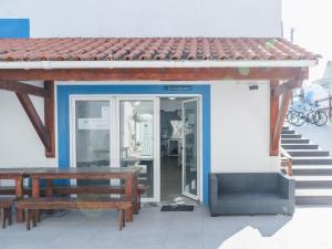 Balkón nebo terasa v ubytování Peniche Surfcamp Hostel