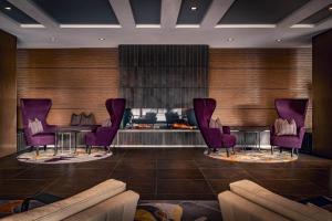 Predel za sedenje v nastanitvi Sheraton Zürich Hotel