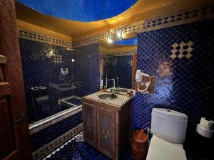 Koupelna v ubytování Hotel Riad Xaluca