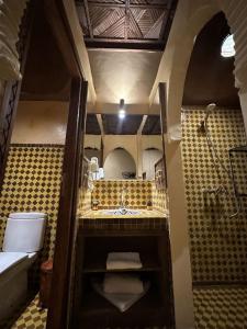 Koupelna v ubytování Hotel Riad Xaluca