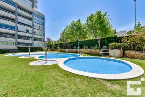 Bazén v ubytovaní Apartamento Apolo XVIII 57 - Grupo Turis alebo v jeho blízkosti