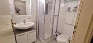 Koupelna v ubytování ciao-aschau Haus zur Burg Ap104 Pabst