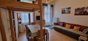 Posezení v ubytování ciao-aschau Haus zur Burg Ap104 Pabst