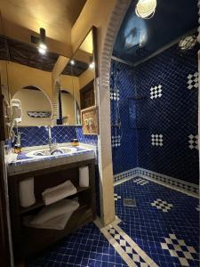 Koupelna v ubytování Hotel Riad Xaluca