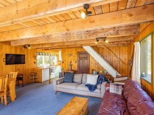 Zona de estar de Cabin Comfort - Ohakune Holiday Home