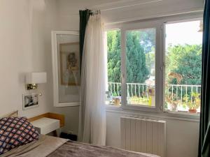 Zdjęcie z galerii obiektu Appartement de charme vue mer w Cassis
