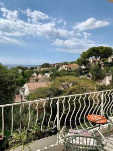 Zdjęcie z galerii obiektu Appartement de charme vue mer w Cassis