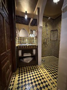 Koupelna v ubytování Hotel Riad Xaluca