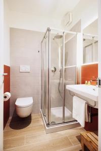 A bathroom at Hotel Olivò Még 37 kép