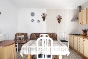 Kuchyň nebo kuchyňský kout v ubytování Las Niñas + 26 fotografií